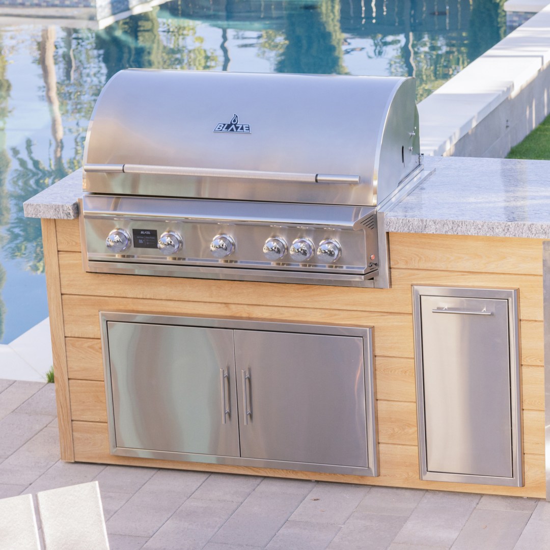 Blaze LTE PRO 40-Inch 5-Burner Gas Grill